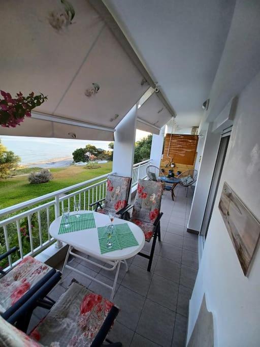 απέραντο γαλάζιο Le Grand Blue Apartment